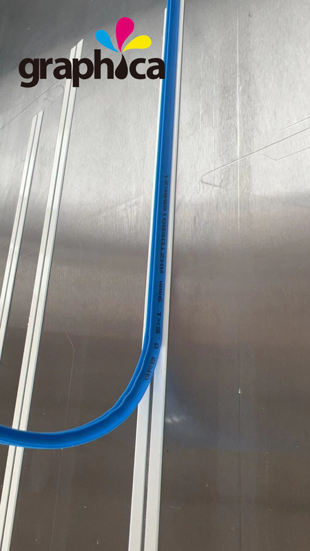 Maschine zum Schneiden von Matrix-Schnittmaschinen aus rosa Fasern für die Herstellung von Wellpapierboxen