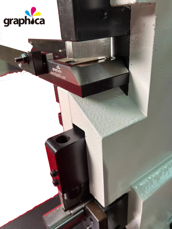 Manuelle Metall-Druckschneidmaschine mit Lippen-Notching-Werkzeug für maximale Regeldicke von 3pt