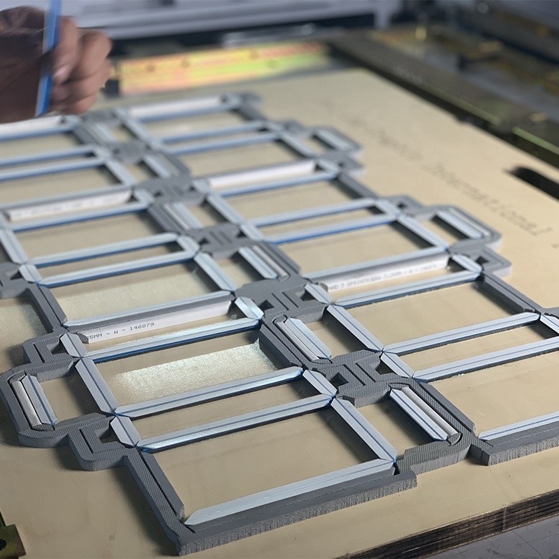 Weiße PVC-Kreuzmatrix mit importiertem Fingerteppich und Klebstoff für Grafik Peking 2021