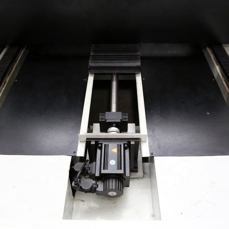 Laserröhre Quelle Graphisch Beijing GIT1218-600W Flachlaserschneidemaschine mit 1800mm Y-Achse Reiselänge